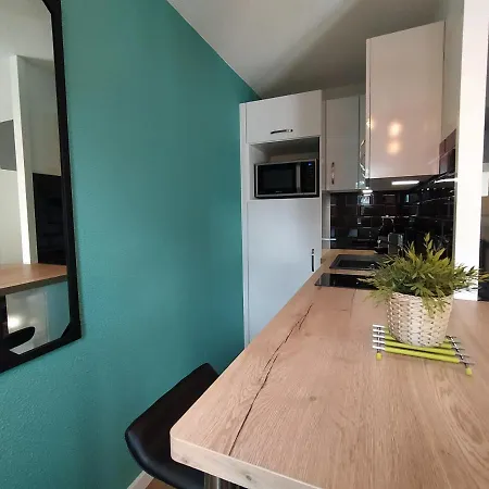 Atlantide Angloye شقة *